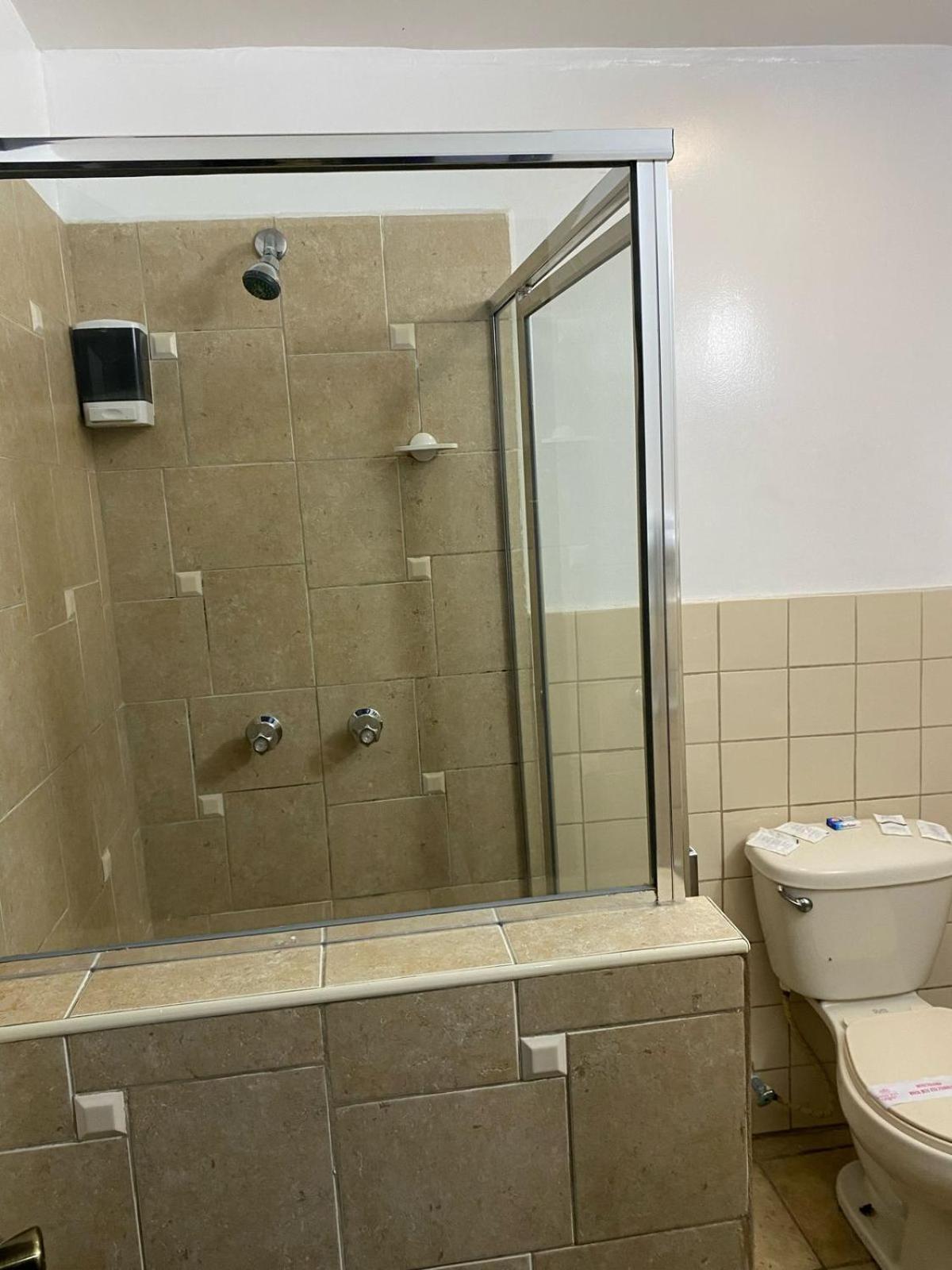 Hotel Yolanda Tijuana Bagian luar foto